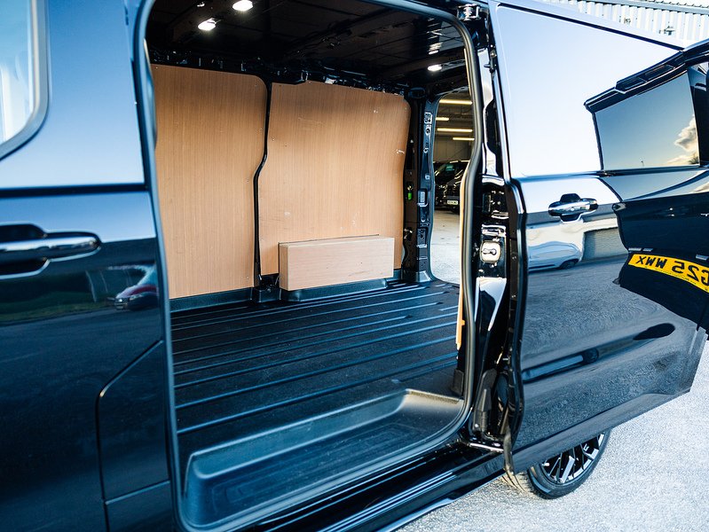 Ford 2.0 280 EcoBlue Limited Panel Van 5dr Diesel Manual L1 H1 Euro 6 (s/s) (136 ps)