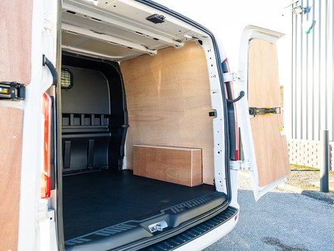 2.0 320 EcoBlue Limited Crew Van Double Cab 5dr Diesel Auto L2 H1 Euro 6 (s/s) (6 Seat) (170 ps)