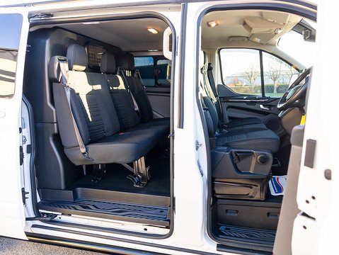 2.0 320 EcoBlue Limited Crew Van Double Cab 5dr Diesel Auto L2 H1 Euro 6 (s/s) (6 Seat) (170 ps)