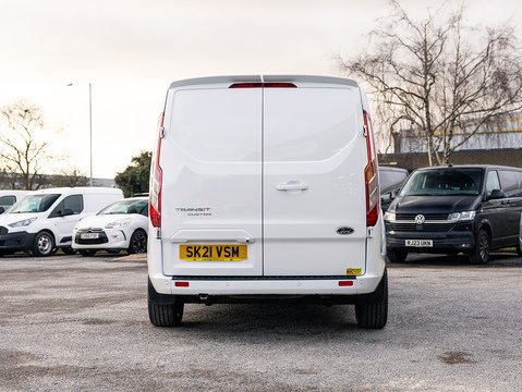 2.0 320 EcoBlue Limited Crew Van Double Cab 5dr Diesel Auto L2 H1 Euro 6 (s/s) (6 Seat) (170 ps)