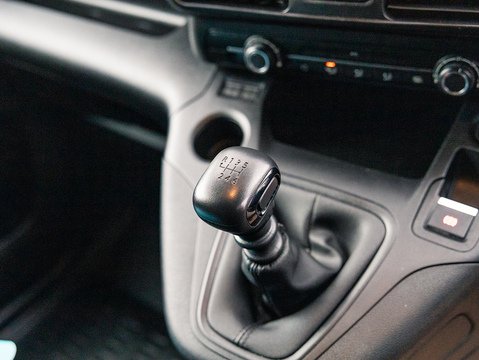 1.5 BlueHDi 1000 Professional Premium + Standard Panel Van 5dr Diesel Manual SWB Euro 6 (s/s) (100 bhp)