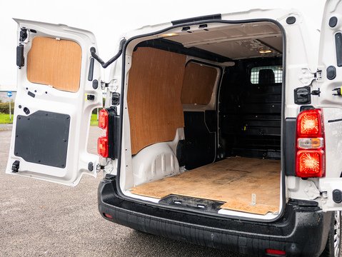 1.5D Icon Medium Panel Van 6dr Diesel Manual MWB Euro 6 (s/s) (120 bhp)