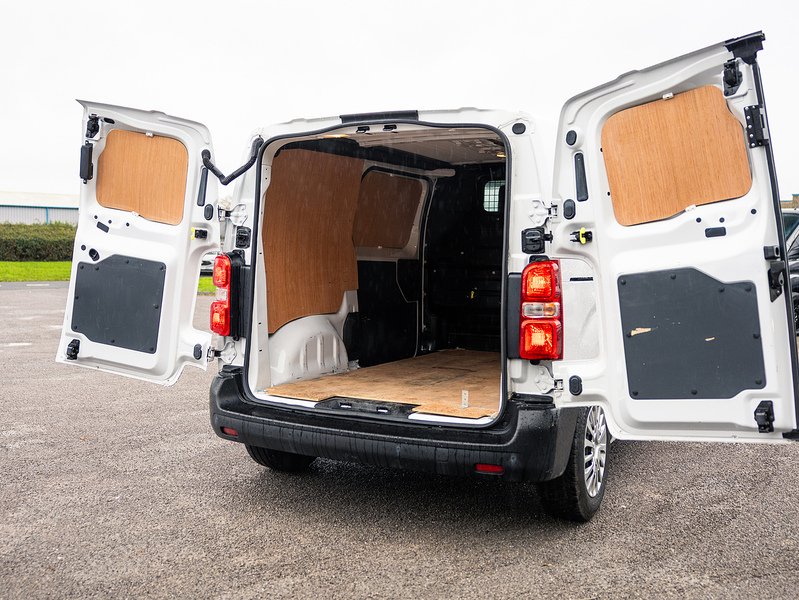 Toyota 1.5D Icon Medium Panel Van 6dr Diesel Manual MWB Euro 6 (s/s) (120 bhp)