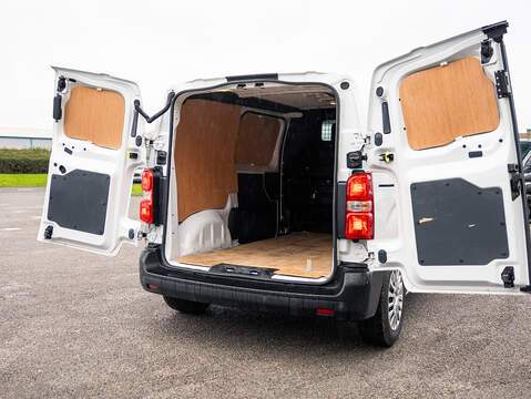 1.5D Icon Medium Panel Van 6dr Diesel Manual MWB Euro 6 (s/s) (120 bhp)