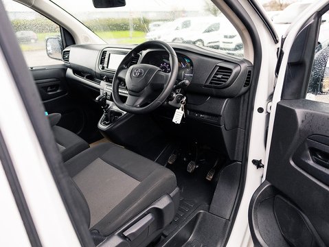 1.5D Icon Medium Panel Van 6dr Diesel Manual MWB Euro 6 (s/s) (120 bhp)