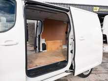 Vauxhall Vivaro 2900 1.5d 100PS Pro L2 LWB Euro 6 Diesel 6 Speed Manual Van