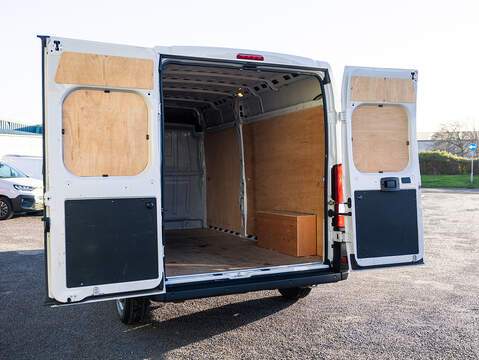 2.2 BlueHDi 335 Professional Premium + Panel Van 5dr Diesel Manual L3 H2 Euro 6 (s/s) (140 ps)