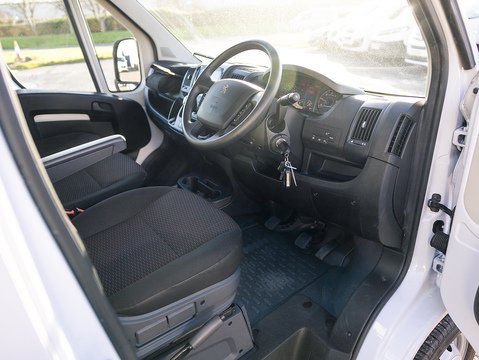 2.2 BlueHDi 335 Professional Premium + Panel Van 5dr Diesel Manual L3 H2 Euro 6 (s/s) (140 ps)