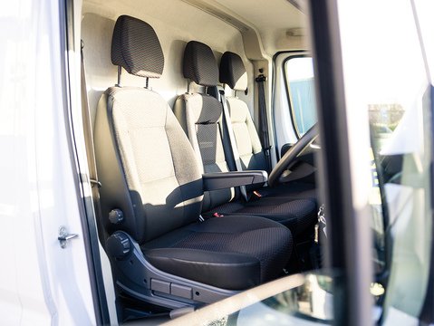 2.2 BlueHDi 335 Professional Premium + Panel Van 5dr Diesel Manual L3 H2 Euro 6 (s/s) (140 ps)