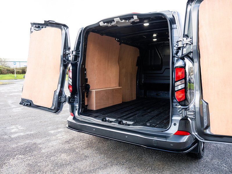 Ford 2.0 300 EcoBlue Limited Panel Van 5dr Diesel Manual L1 H1 Euro 6 (s/s) (136 ps)