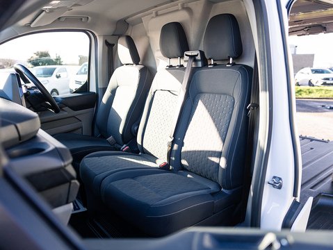 2.0 320 EcoBlue Limited Panel Van 5dr Diesel Auto L1 H1 Euro 6 (s/s) (136 ps)