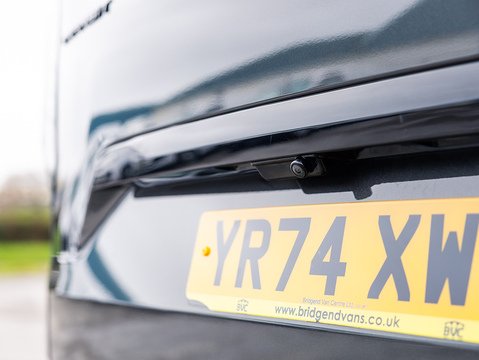 2.0 320 EcoBlue Limited Panel Van 5dr Diesel Auto L2 H1 Euro 6 (s/s) (170 ps)