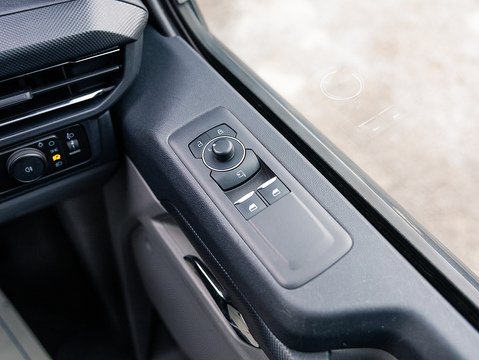 2.0 320 EcoBlue Limited Panel Van 5dr Diesel Auto L2 H1 Euro 6 (s/s) (170 ps)