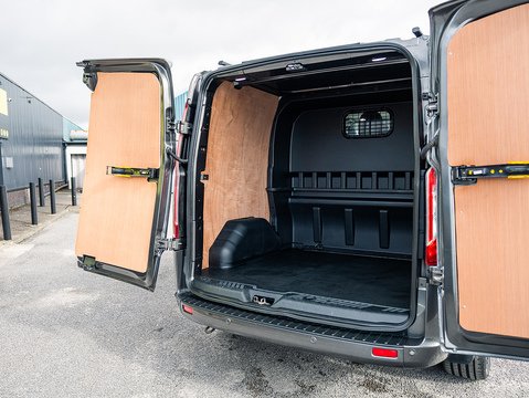 2.0 300 EcoBlue Limited Crew Van Double Cab 5dr Diesel Auto L1 H1 Euro 6 (s/s) (6 Seat) (170 ps)