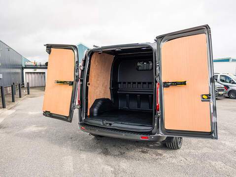 2.0 300 EcoBlue Limited Crew Van Double Cab 5dr Diesel Auto L1 H1 Euro 6 (s/s) (6 Seat) (170 ps)