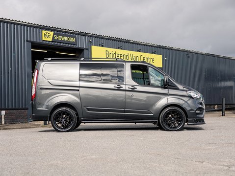 2.0 300 EcoBlue Limited Crew Van Double Cab 5dr Diesel Auto L1 H1 Euro 6 (s/s) (6 Seat) (170 ps)