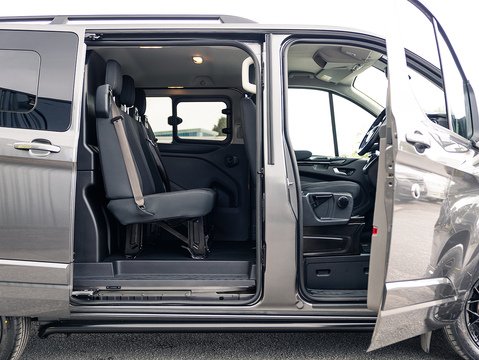 2.0 300 EcoBlue Limited Crew Van Double Cab 5dr Diesel Auto L1 H1 Euro 6 (s/s) (6 Seat) (170 ps)