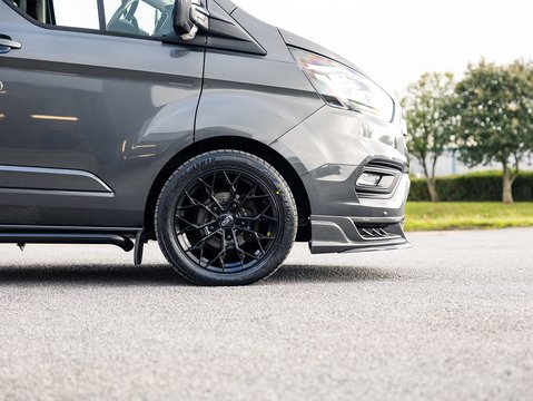 2.0 300 EcoBlue Limited Crew Van Double Cab 5dr Diesel Auto L1 H1 Euro 6 (s/s) (6 Seat) (170 ps)