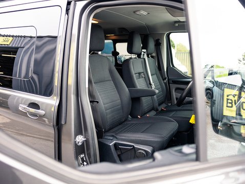 2.0 300 EcoBlue Limited Crew Van Double Cab 5dr Diesel Auto L1 H1 Euro 6 (s/s) (6 Seat) (170 ps)