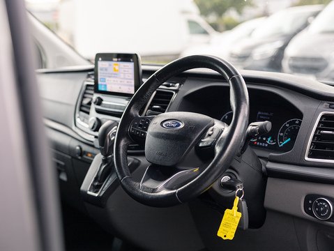 2.0 300 EcoBlue Limited Crew Van Double Cab 5dr Diesel Auto L1 H1 Euro 6 (s/s) (6 Seat) (170 ps)