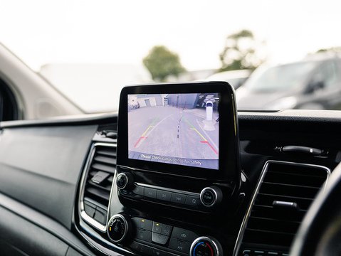 2.0 300 EcoBlue Limited Crew Van Double Cab 5dr Diesel Auto L1 H1 Euro 6 (s/s) (6 Seat) (170 ps)