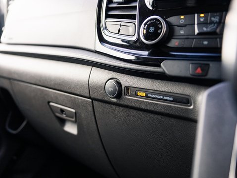 2.0 300 EcoBlue Limited Crew Van Double Cab 5dr Diesel Auto L1 H1 Euro 6 (s/s) (6 Seat) (170 ps)