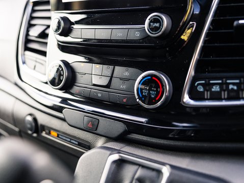 2.0 300 EcoBlue Limited Crew Van Double Cab 5dr Diesel Auto L1 H1 Euro 6 (s/s) (6 Seat) (170 ps)