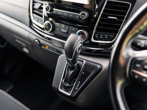 2.0 300 EcoBlue Limited Crew Van Double Cab 5dr Diesel Auto L1 H1 Euro 6 (s/s) (6 Seat) (170 ps)