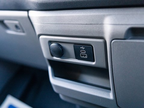 2.0 300 EcoBlue Limited Panel Van 5dr Diesel Auto L2 H1 Euro 6 (s/s) (170 ps)