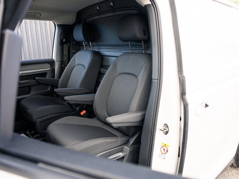 Volkswagen Pro 77kWh Commerce Plus Panel Van 5dr Electric Auto (204 ps)