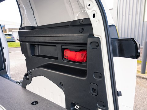 Pro 77kWh Commerce Plus Panel Van 5dr Electric Auto (204 ps)