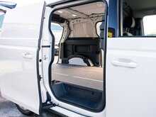 Volkswagen ID. Buzz Cargo Pro Commerce Plus 77kWh 150KW Electric Panel Van