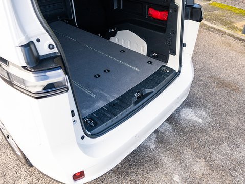 Pro 77kWh Commerce Plus Panel Van 5dr Electric Auto (204 ps)