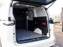 Volkswagen ID. Buzz Cargo Pro Commerce Plus 77kWh 150KW Electric Panel Van