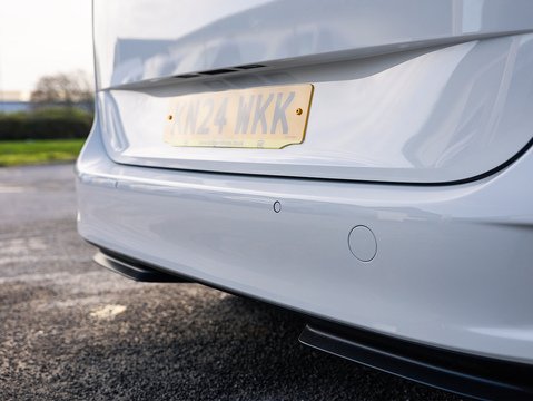 Pro 77kWh Commerce Plus Panel Van 5dr Electric Auto (204 ps)