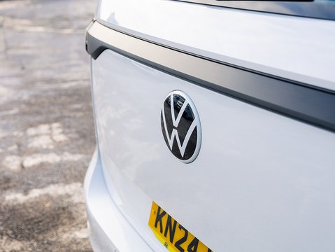 Pro 77kWh Commerce Plus Panel Van 5dr Electric Auto (204 ps)