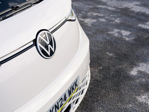 Pro 77kWh Commerce Plus Panel Van 5dr Electric Auto (204 ps)