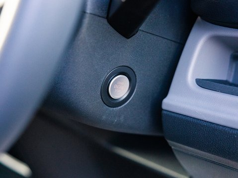 Pro 77kWh Commerce Plus Panel Van 5dr Electric Auto (204 ps)