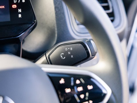 Pro 77kWh Commerce Plus Panel Van 5dr Electric Auto (204 ps)