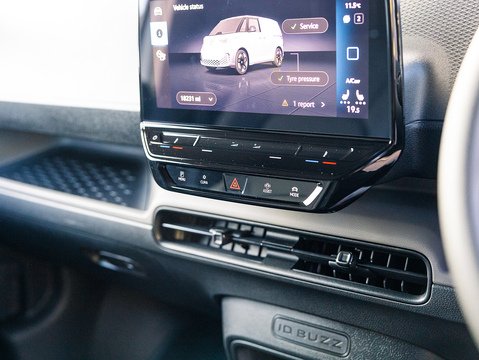 Pro 77kWh Commerce Plus Panel Van 5dr Electric Auto (204 ps)