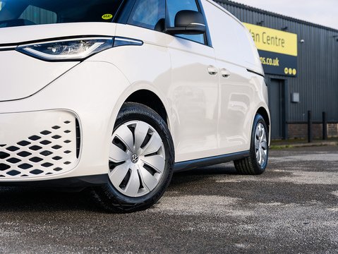 Pro 77kWh Commerce Plus Panel Van 5dr Electric Auto (204 ps)