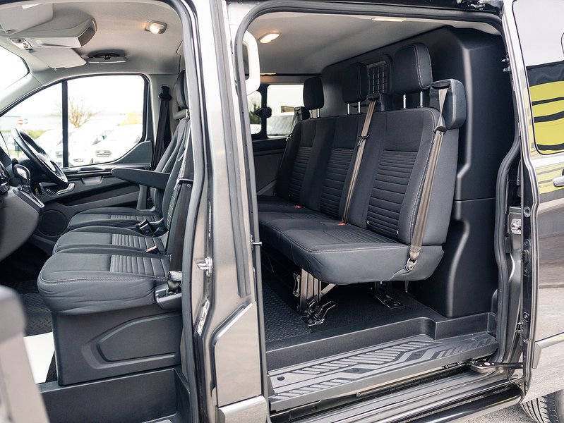 Ford 320 EcoBlue Limited Combi Van 2.0 Automatic Diesel