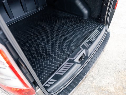 320 EcoBlue Limited Combi Van 2.0 Automatic Diesel