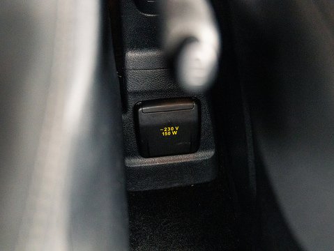 320 EcoBlue Limited Combi Van 2.0 Automatic Diesel