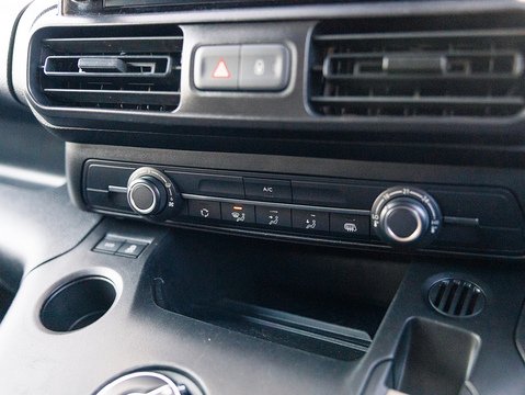 1.5 BlueHDi 1000 Driver M Panel Van 5dr Diesel EAT8 SWB Euro 6 (s/s) (130 ps)