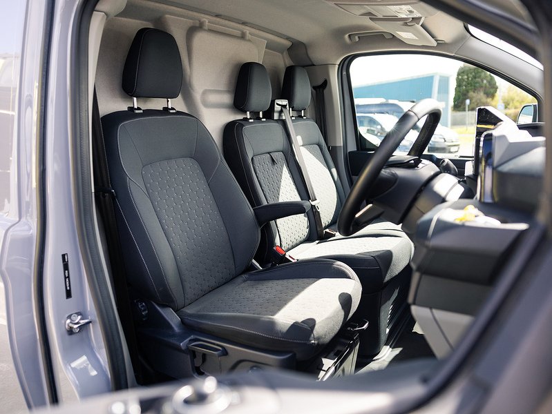 Ford 2.0 300 EcoBlue Limited Panel Van 5dr Diesel Manual L1 H1 Euro 6 (s/s) (136 ps)