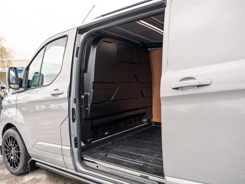 2.0 320 EcoBlue Limited Panel Van 5dr Diesel Auto L1 H1 Euro 6 (170 ps)