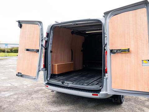 2.0 320 EcoBlue Limited Panel Van 5dr Diesel Auto L1 H1 Euro 6 (170 ps)