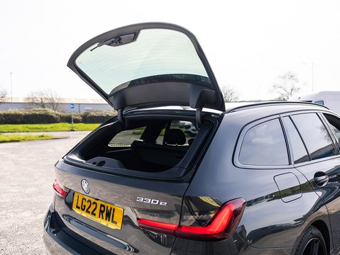 2.0 330e 12kWh M Sport Pro Edition Touring 5dr Petrol Plug-in Hybrid Auto Euro 6 (s/s) (292 ps)