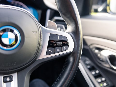 2.0 330e 12kWh M Sport Pro Edition Touring 5dr Petrol Plug-in Hybrid Auto Euro 6 (s/s) (292 ps)
